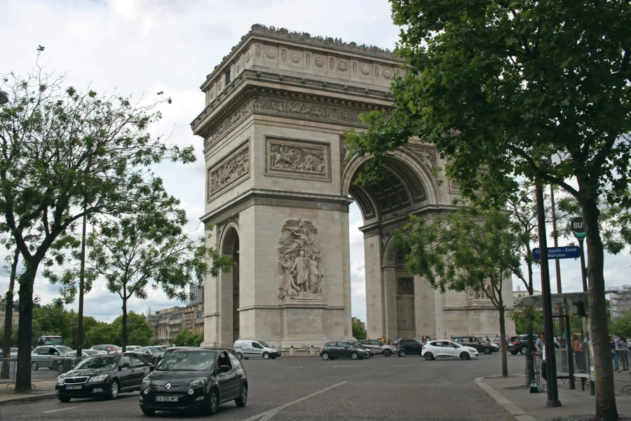 Arc De Triomphe Paris Tickets with Hosted Entry
