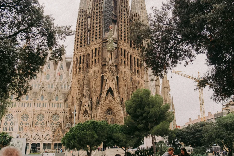 La Sagrada Familia Guided Tour in Barcelona with Tickets