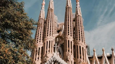Sagrada Familia Guided Tour Tickets